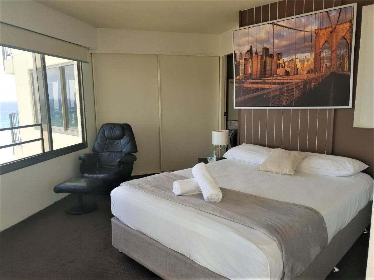 Aloha Surfers Paradise! Apartment *