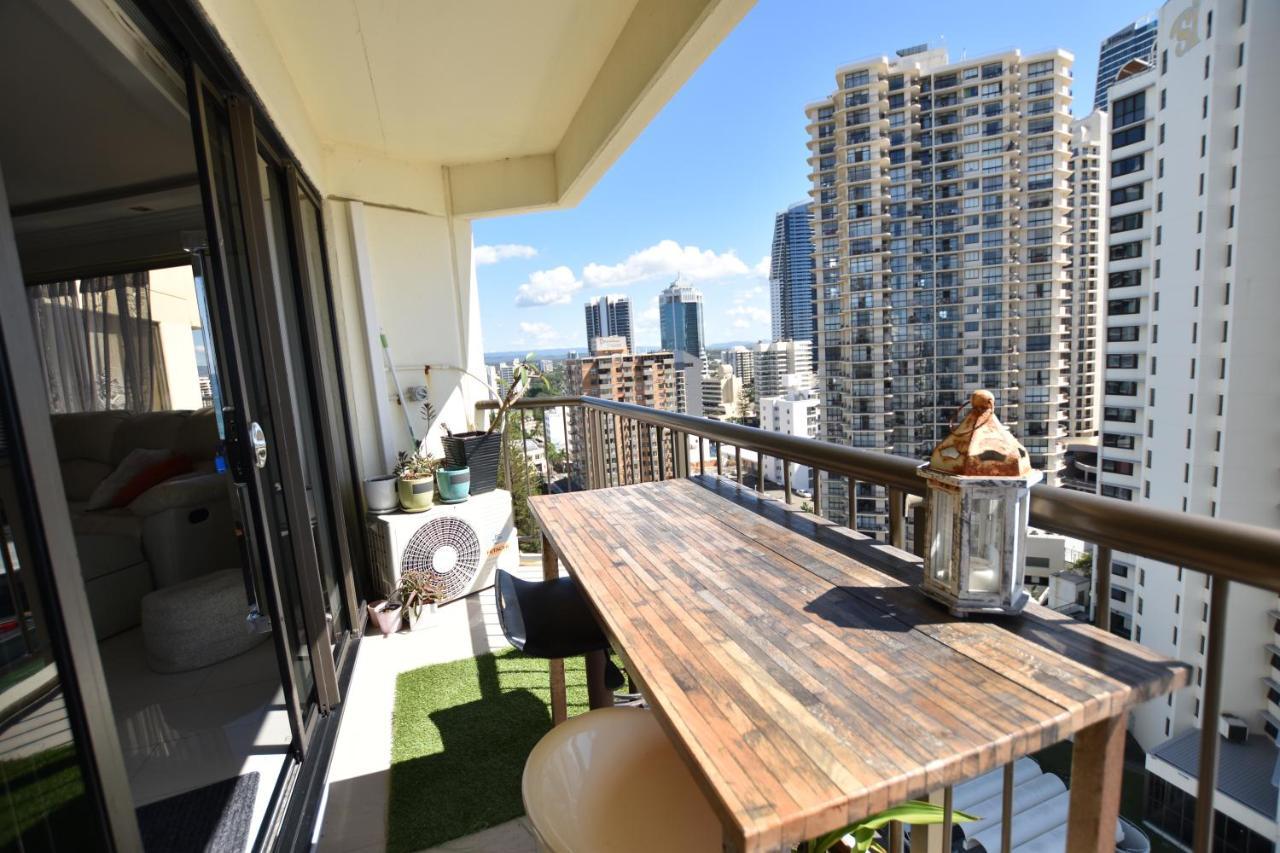 Aloha Surfers Paradise! * Gold Coast