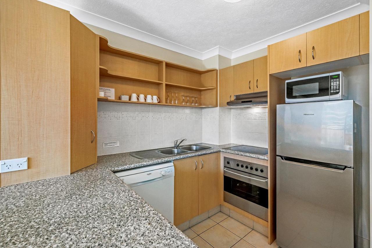 Golden Riviera Absolute Beachfront Resort Gold Coast