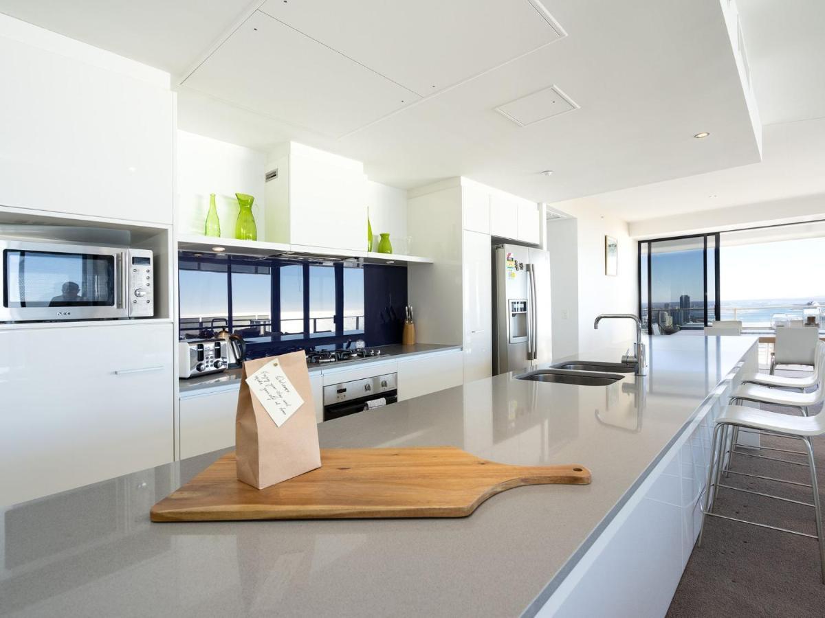 Circle On Cavill 52nd Floor Spacious Skyhome - Gchm Apartment Gold Coast