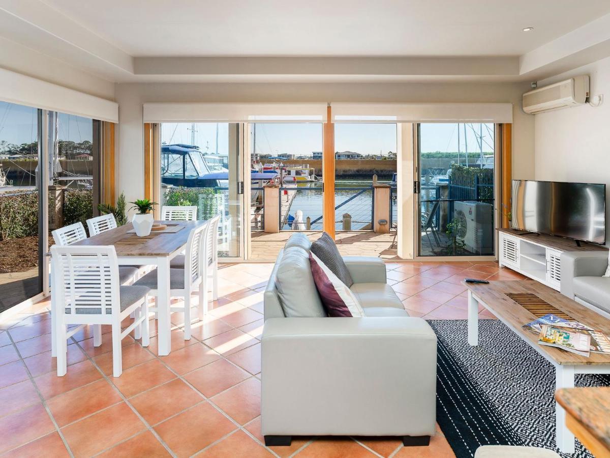 Stunning 3 Bedroom At Hope Harbour Marina *