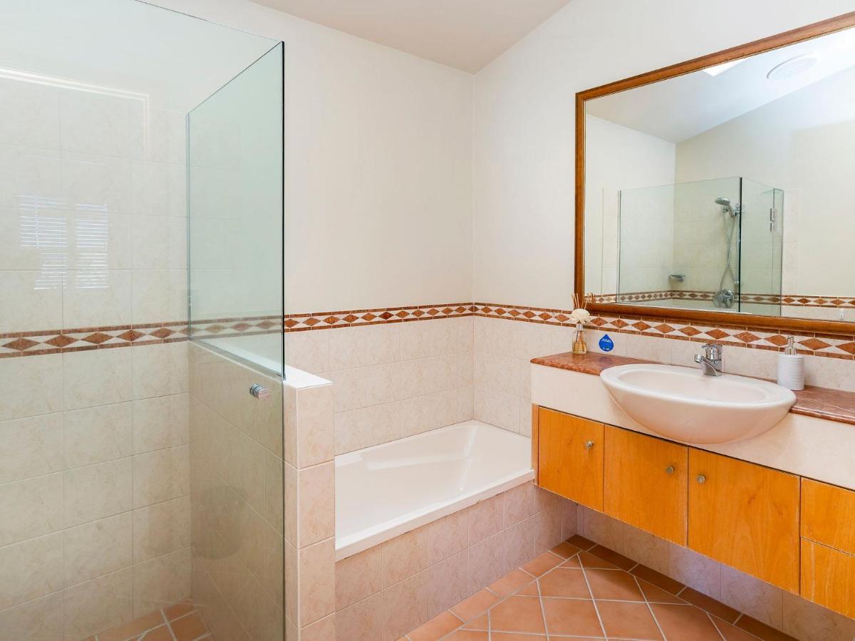 Villa Stunning 3 Bedroom At Hope Harbour Marina *