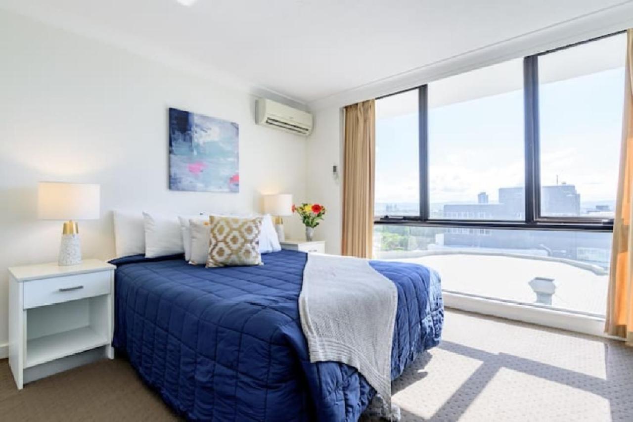 Excluza - Ocean Suites Gold Coast