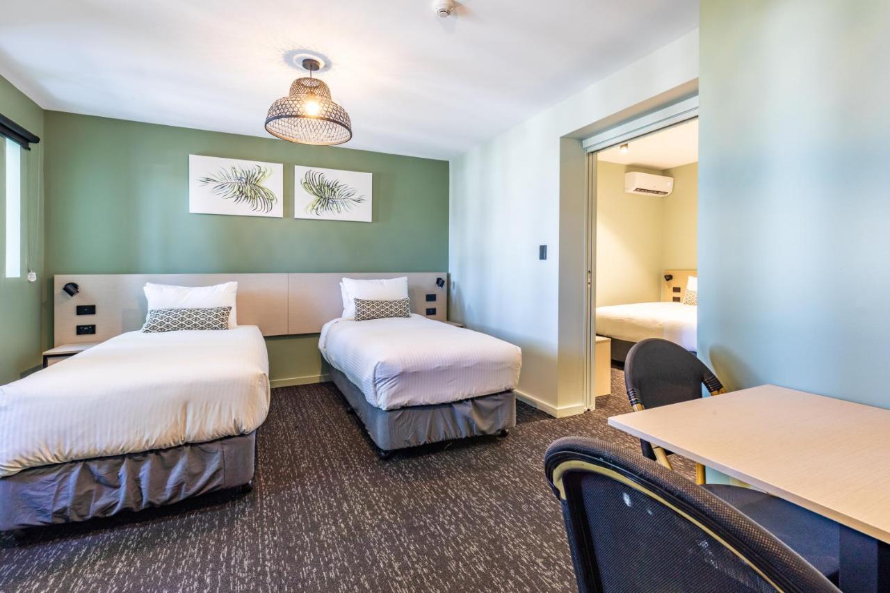 Hotel Nightcap At Commercial 4*