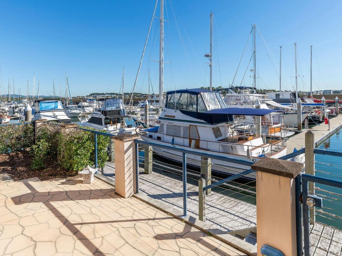 Stunning 3 Bedroom At Hope Harbour Marina Gold Coast