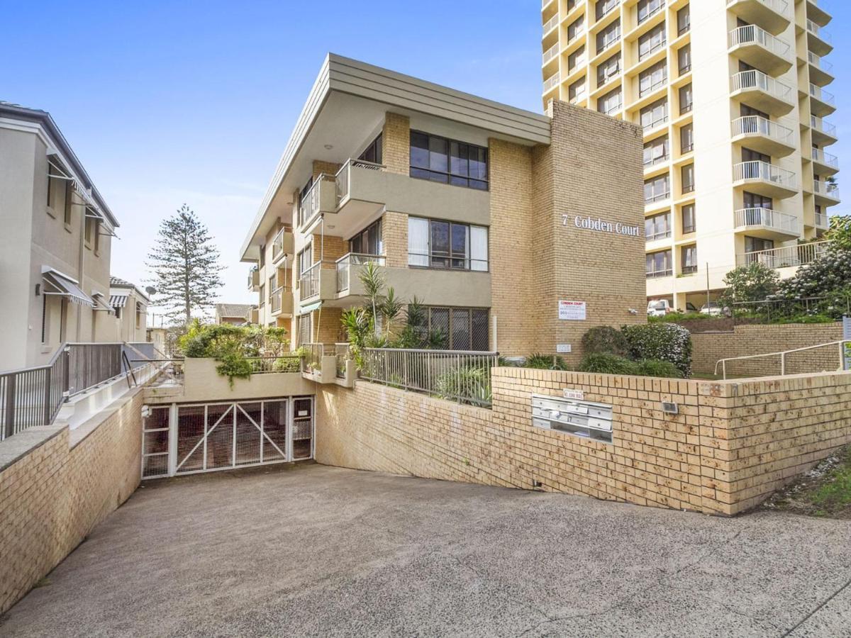 Cobden Court Unit 5 * Gold Coast