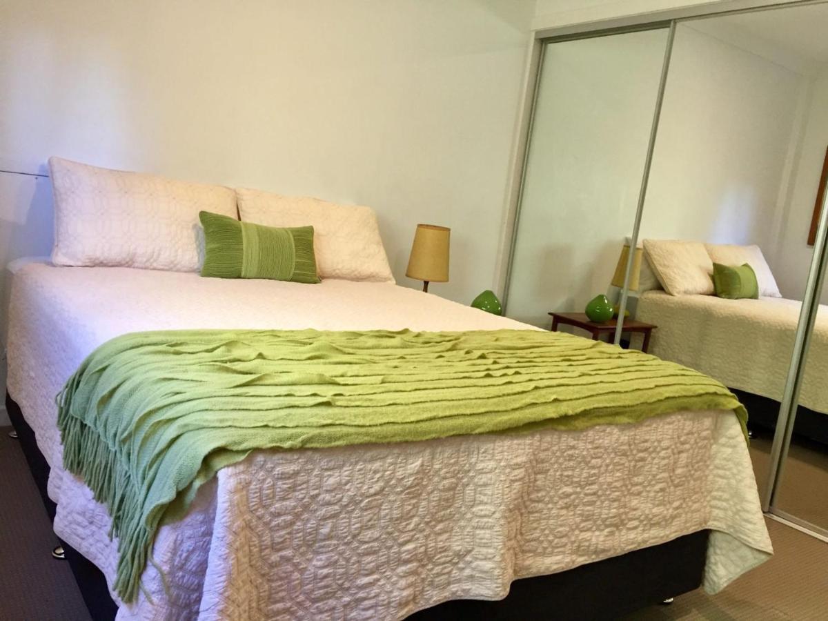 Hideaway In Coolangatta 1 Bedroom Retreat In A Quiet Leafy Setting *