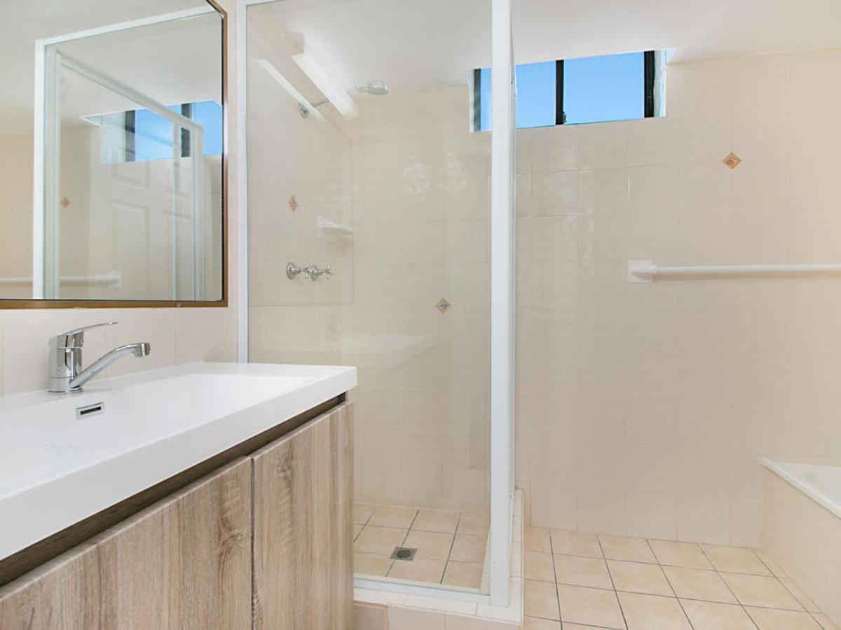 Chateau Royale Unit 36 * Gold Coast
