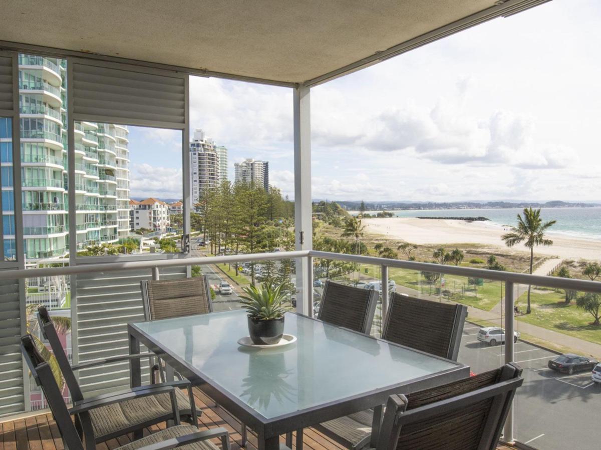 Apartment Sands On Greenmount Unit 5 - 3 Bedroom Beachfront Unit With Ocean Views