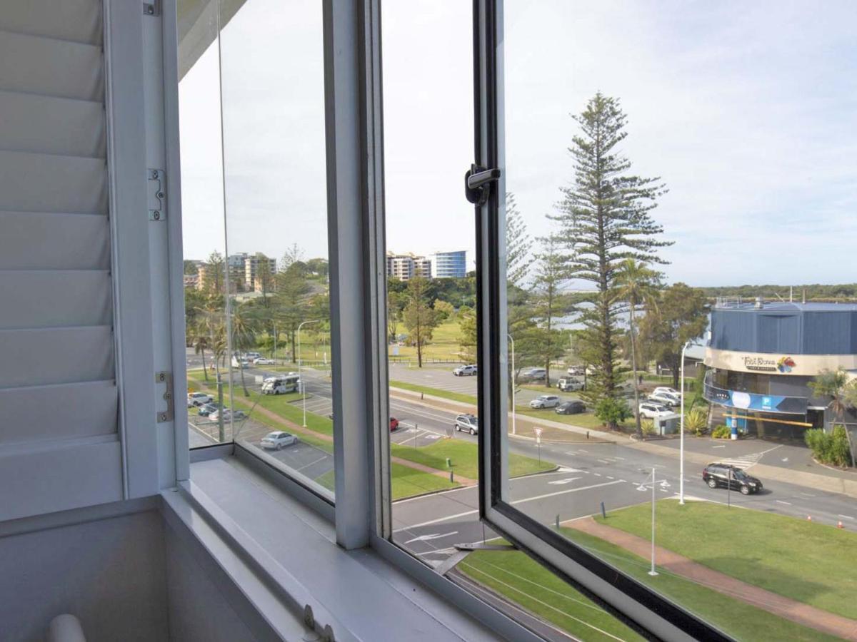 Sands On Greenmount Unit 5 - 3 Bedroom Beachfront Unit With Ocean Views Apartment Gold Coast