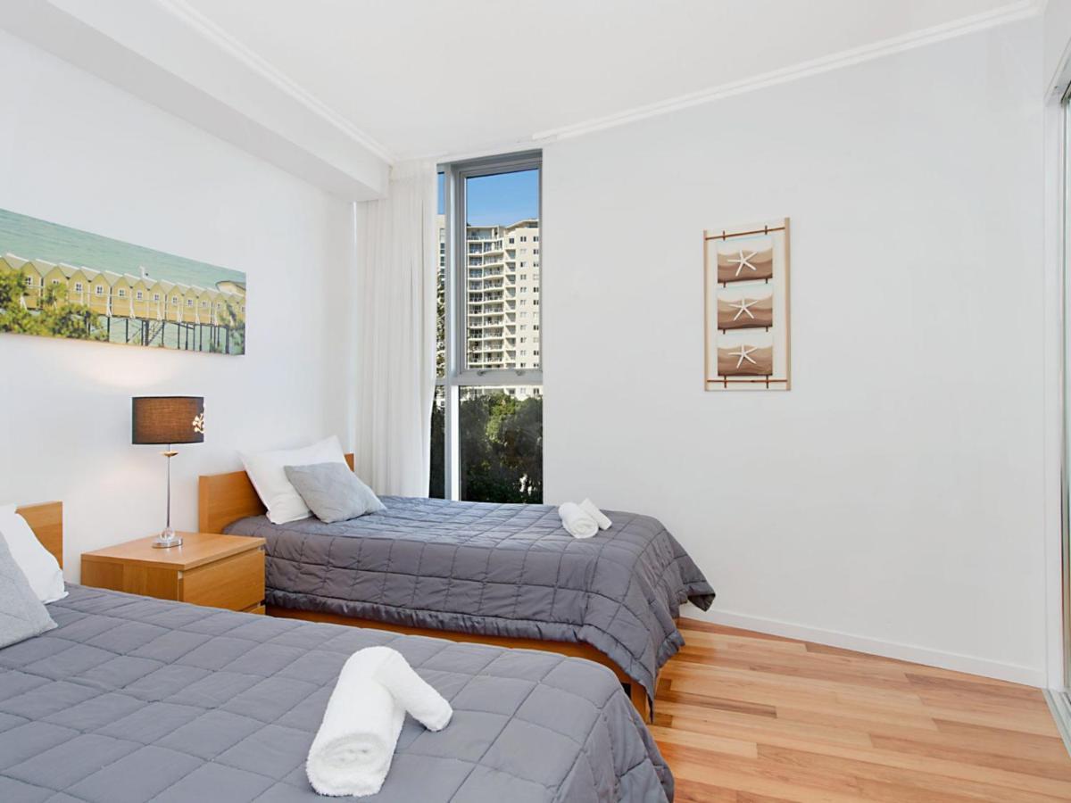Apartment Reflections Tower 2 Unit 401 Gold Coast