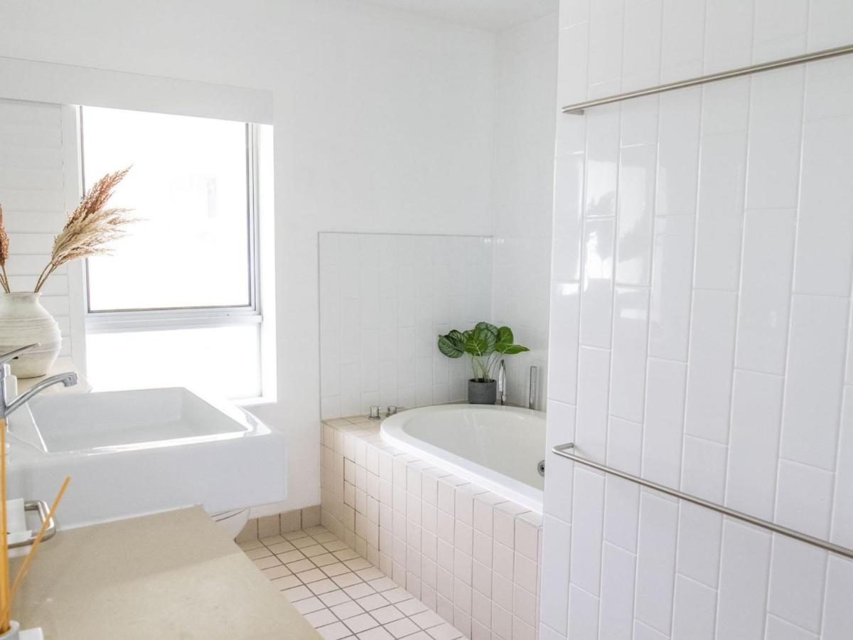 Sands On Greenmount Unit 5 - 3 Bedroom Beachfront Unit With Ocean Views *