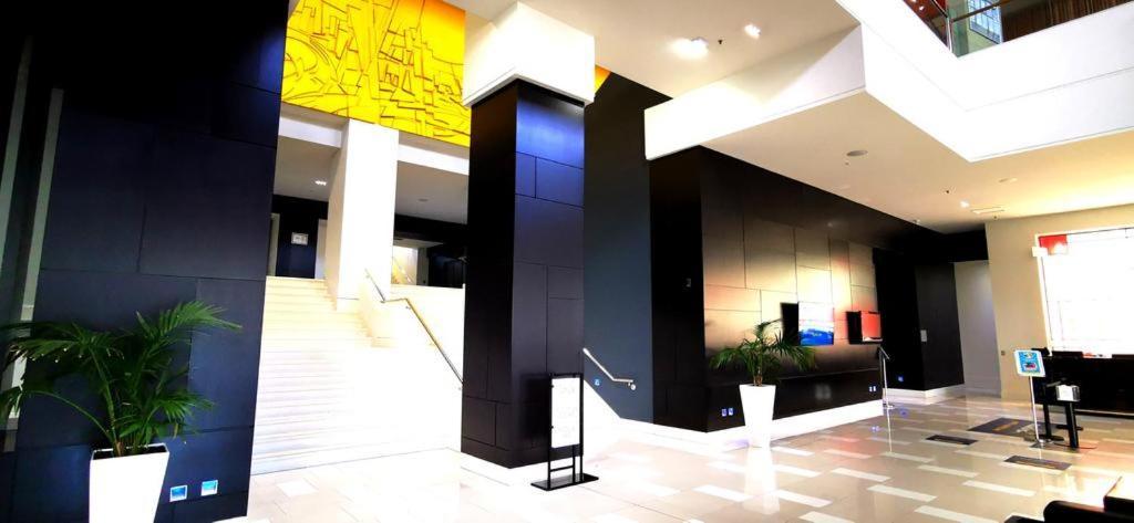 Apartment High Floor Ocean View At Surfers Paradise - *