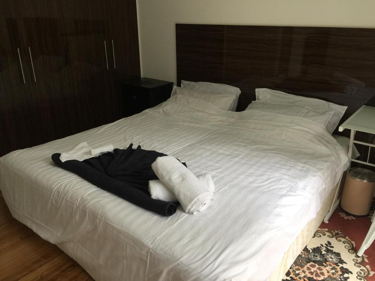 449 * Gold Coast