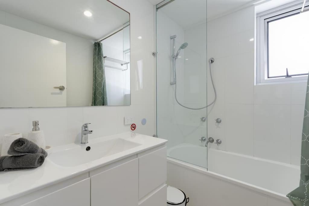 Apartment Burleigh Point Vibes Stylish And Modern Gold Coast