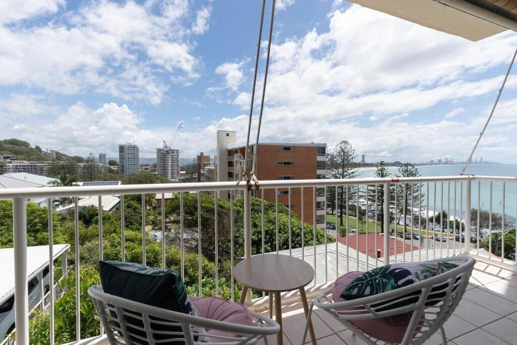 Burleigh Point Vibes Stylish And Modern Apartment *