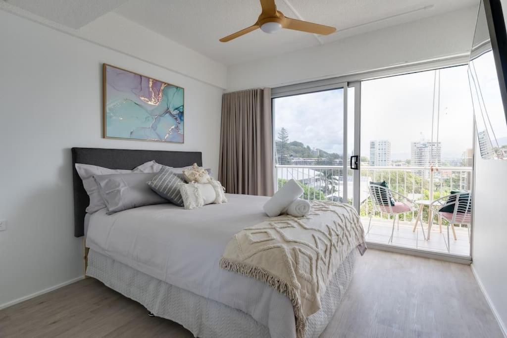 Burleigh Point Vibes Stylish And Modern Apartment *