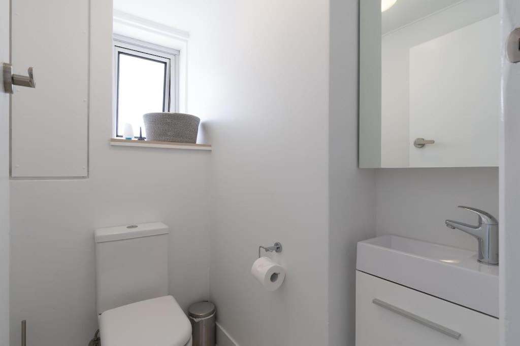 Apartment Burleigh Point Vibes Stylish And Modern