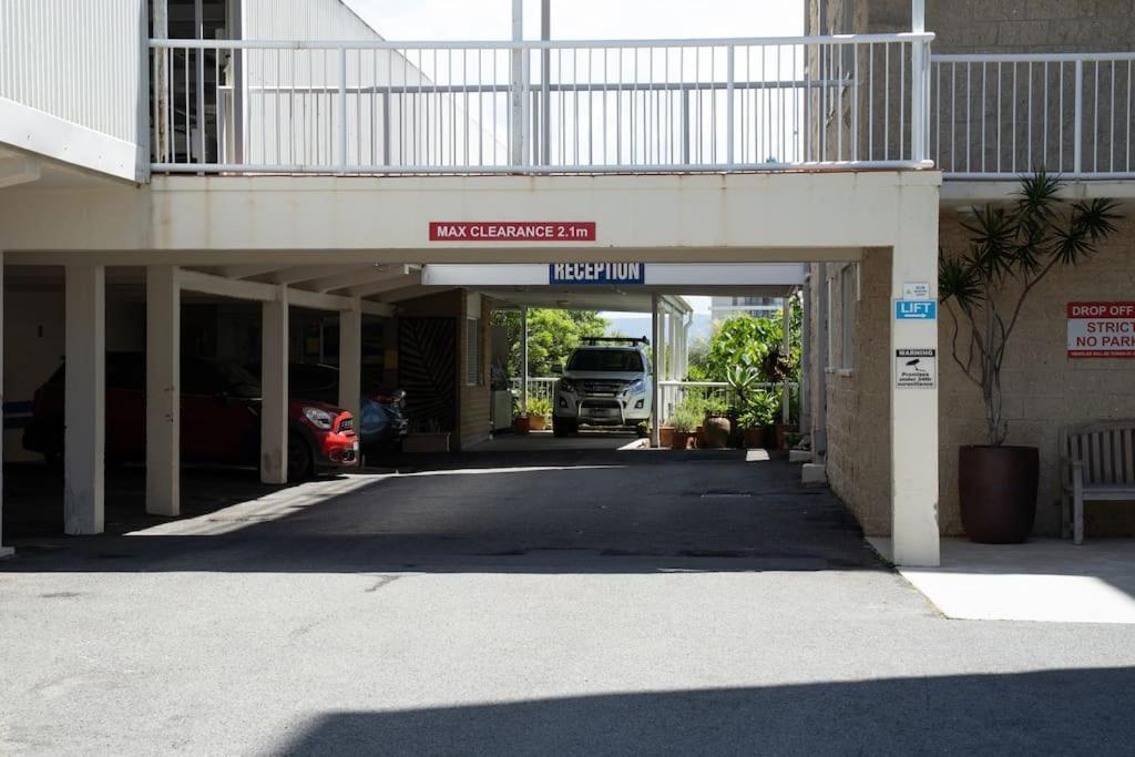 Burleigh Point Vibes Stylish And Modern * Gold Coast