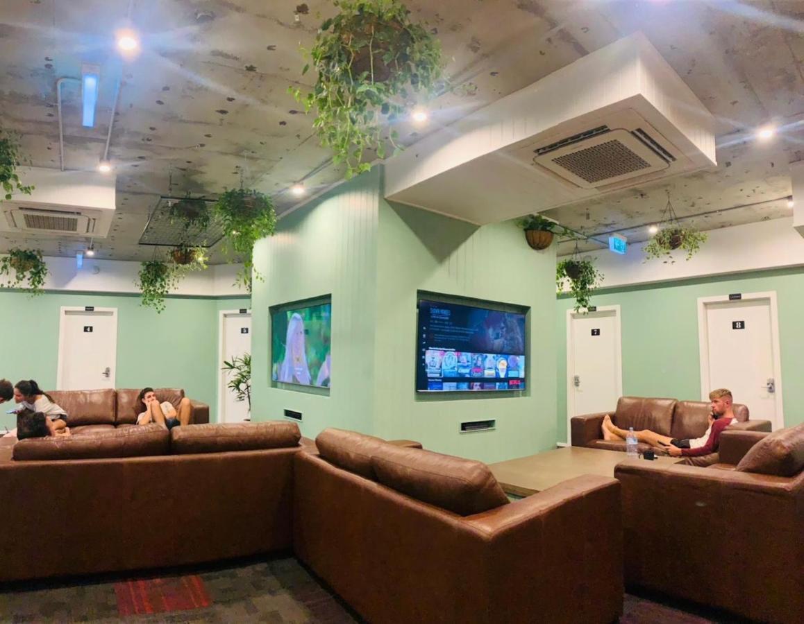 Down Under Hostels * Gold Coast