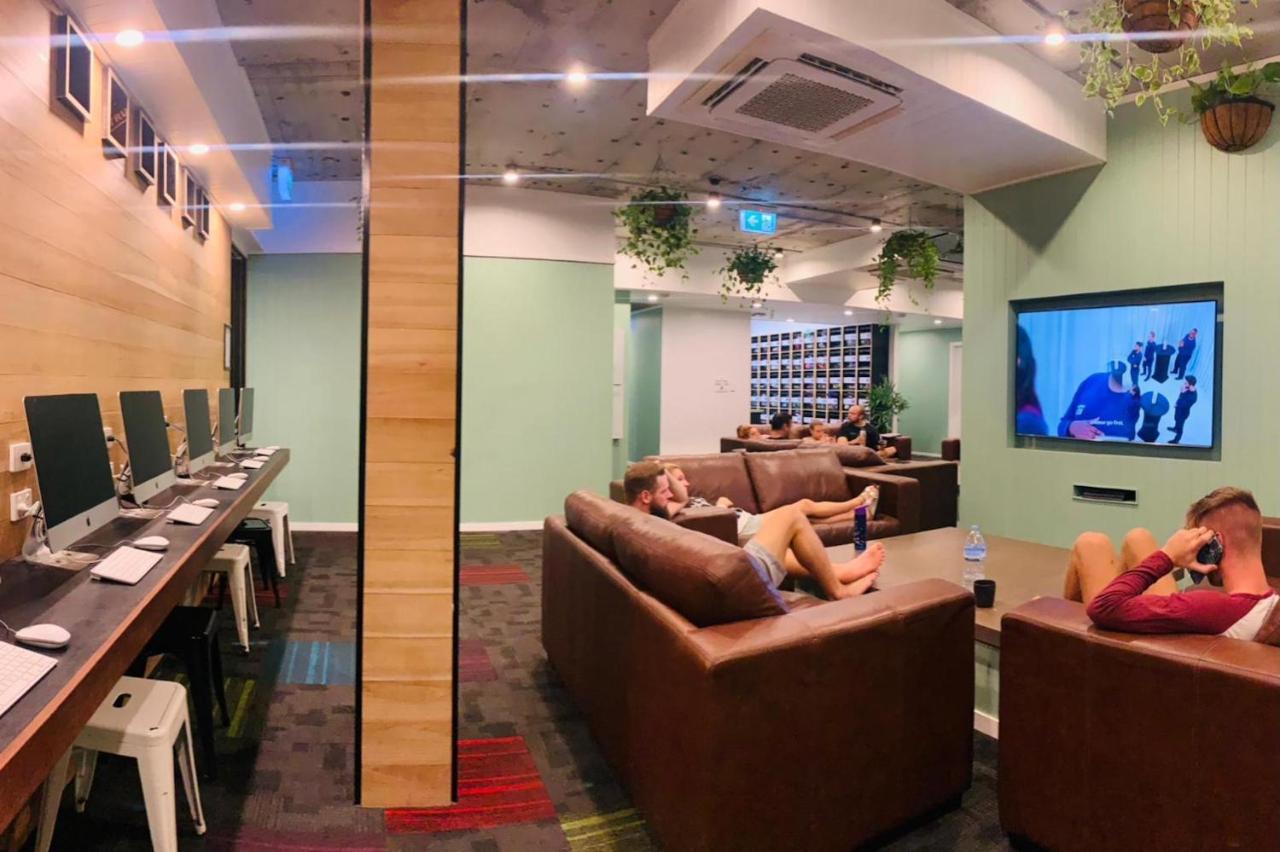 Down Under Hostels * Gold Coast