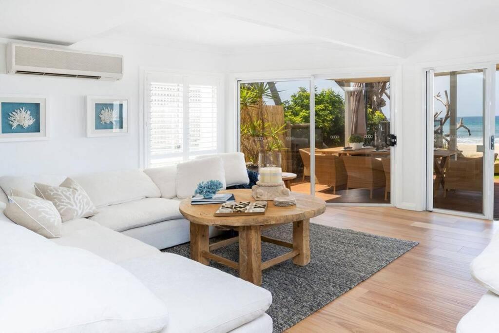Absolute Beachfront Family Size * Gold Coast