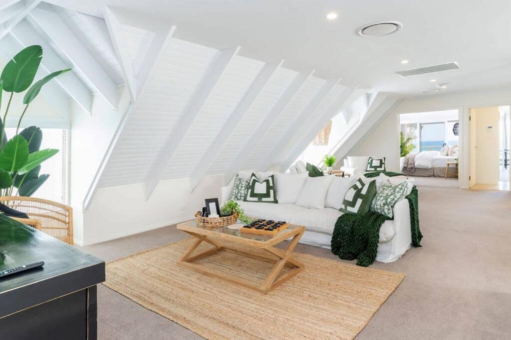 Absolute Beachfront Family Size * Gold Coast