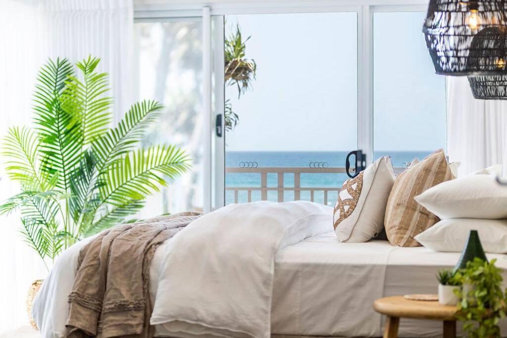 Villa Absolute Beachfront Family Size *
