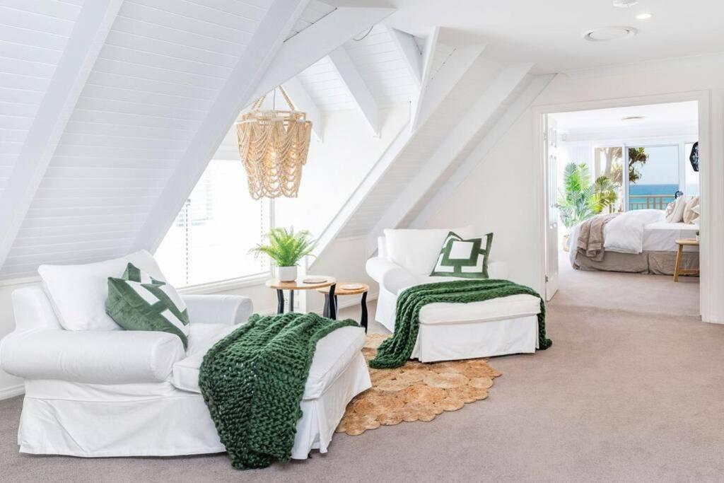 Absolute Beachfront Family Size * Gold Coast