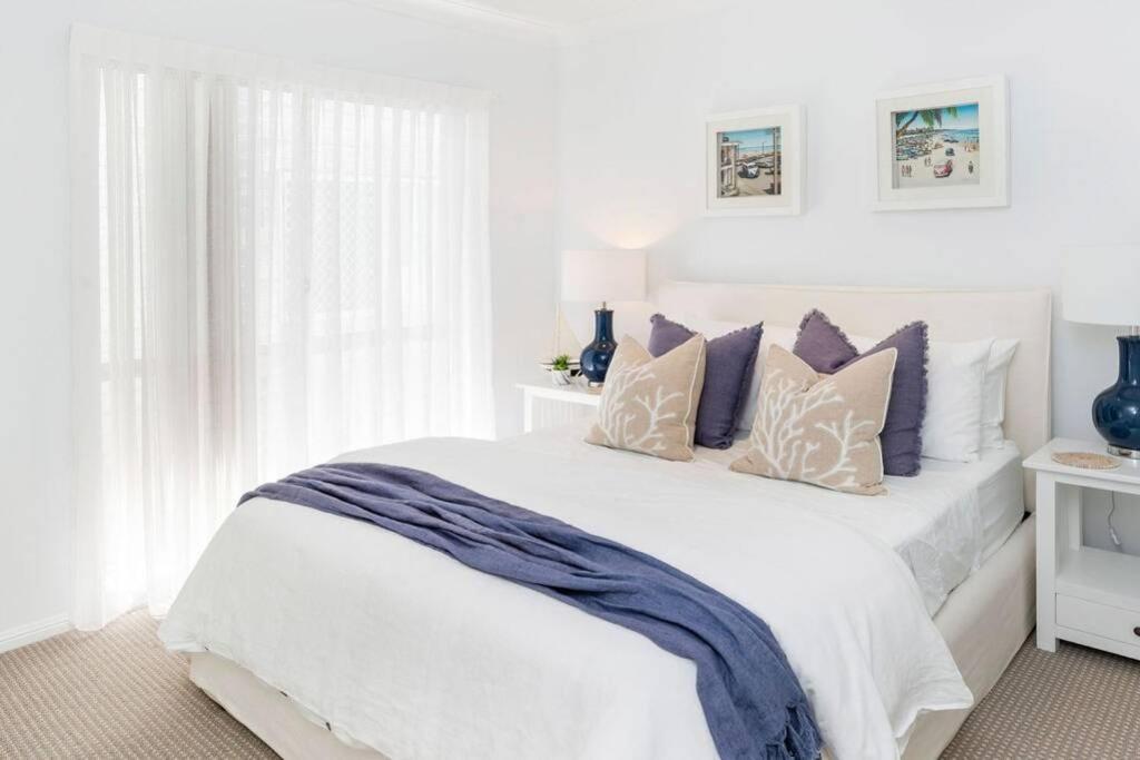 Absolute Beachfront Family Size * Gold Coast