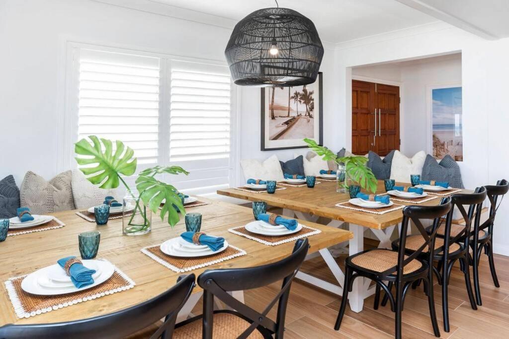 Absolute Beachfront Family Size * Gold Coast