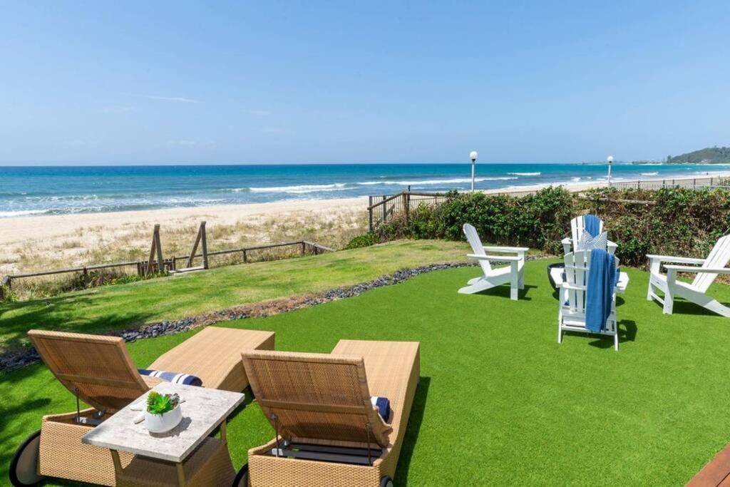 Villa Absolute Beachfront Family Size *