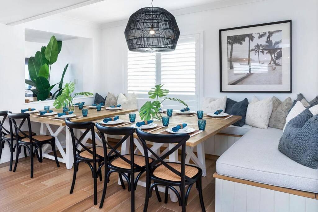 Absolute Beachfront Family Size Villa *
