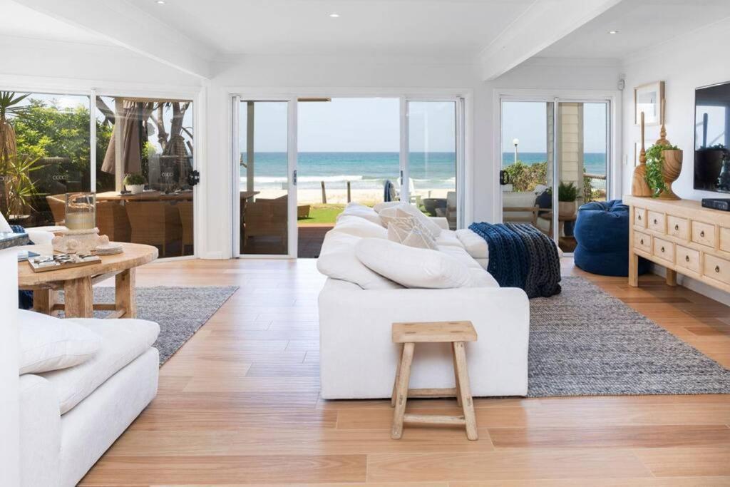 Absolute Beachfront Family Size Villa *