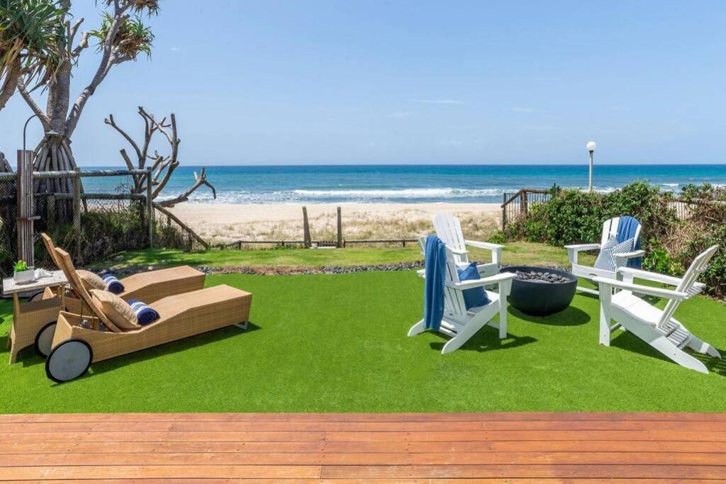 Villa Absolute Beachfront Family Size *