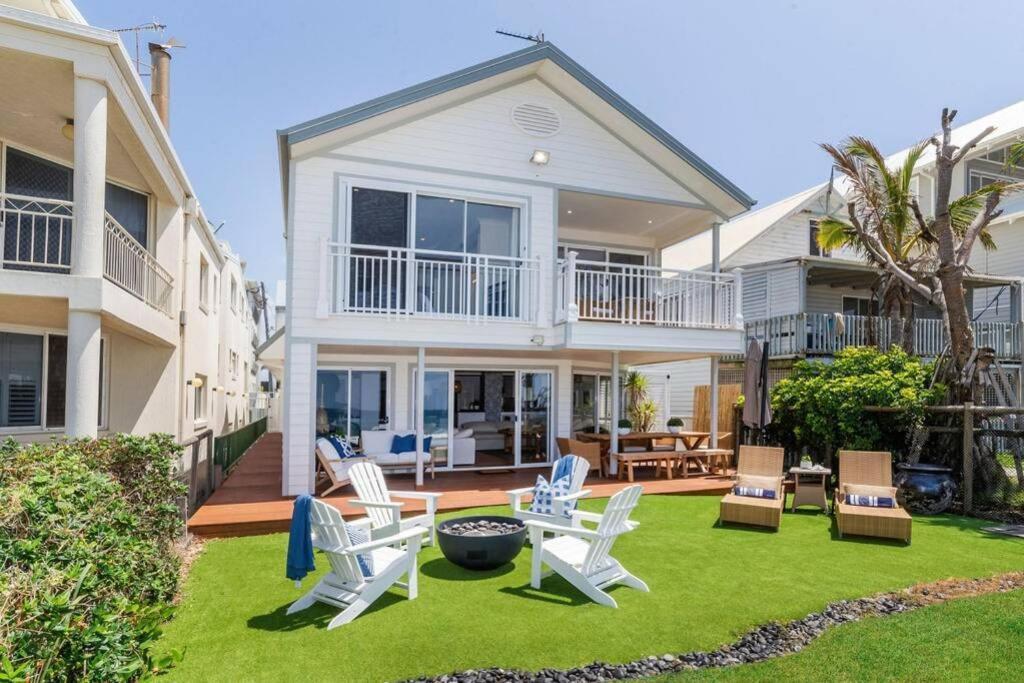 Absolute Beachfront Family Size
