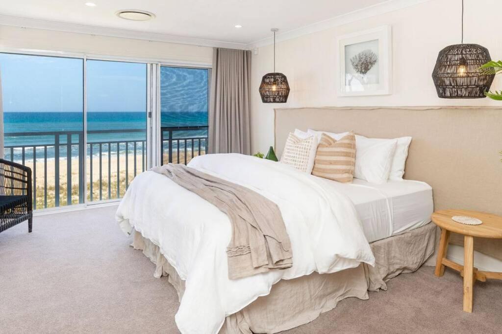 Absolute Beachfront Family Size * Gold Coast