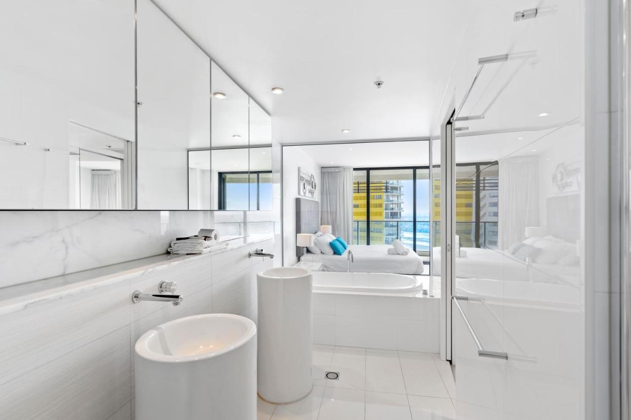 Oracle Broadbeach 5*