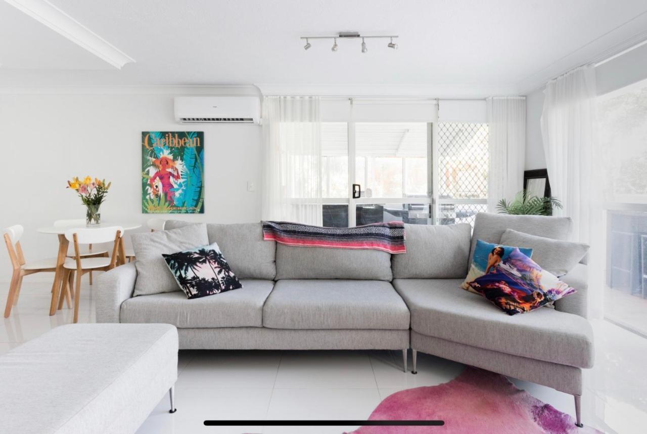 Apartment Beachside Beauty At Burleigh Pavilion!