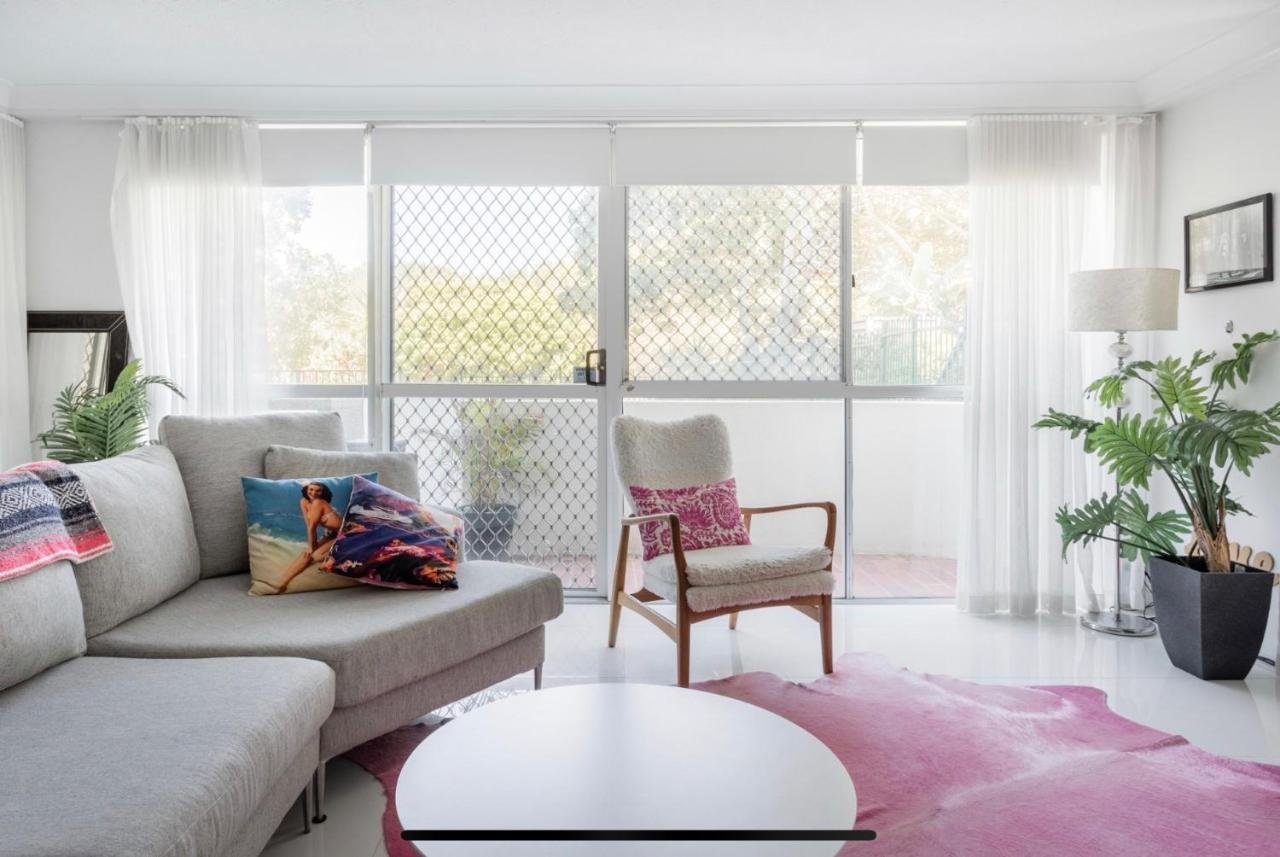 Beachside Beauty At Burleigh Pavilion! *