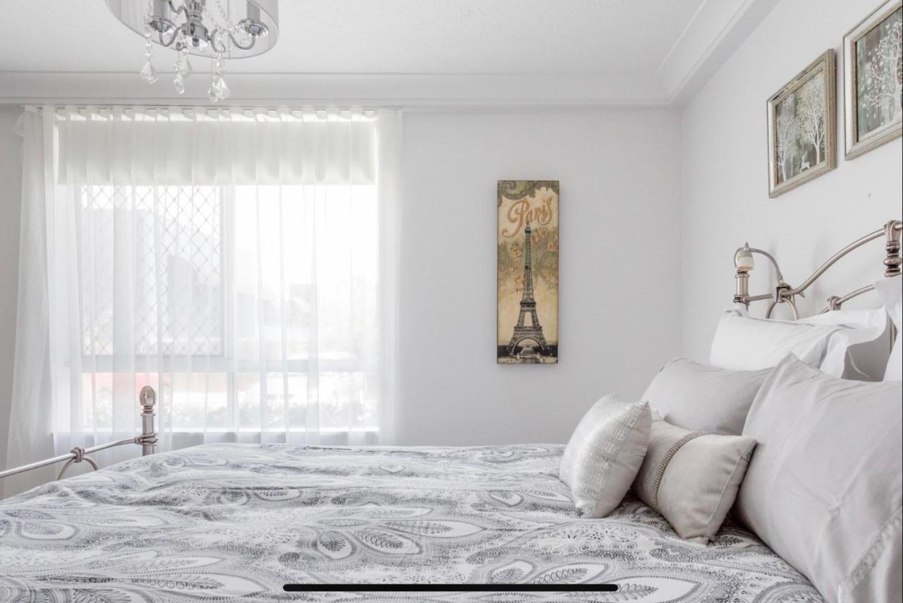 Beachside Beauty At Burleigh Pavilion! Apartment *
