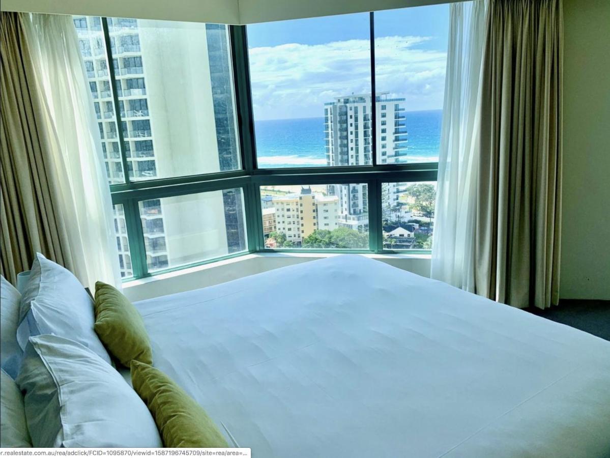 Crown Towers Apartment