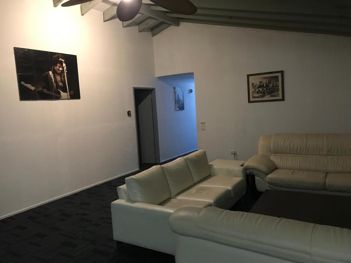 Homestay Convenience House In Nerang With Private *