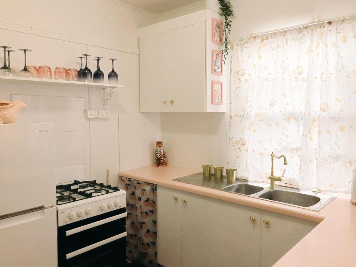 Boutique Vintage Styled Unit, Metres From Beach *