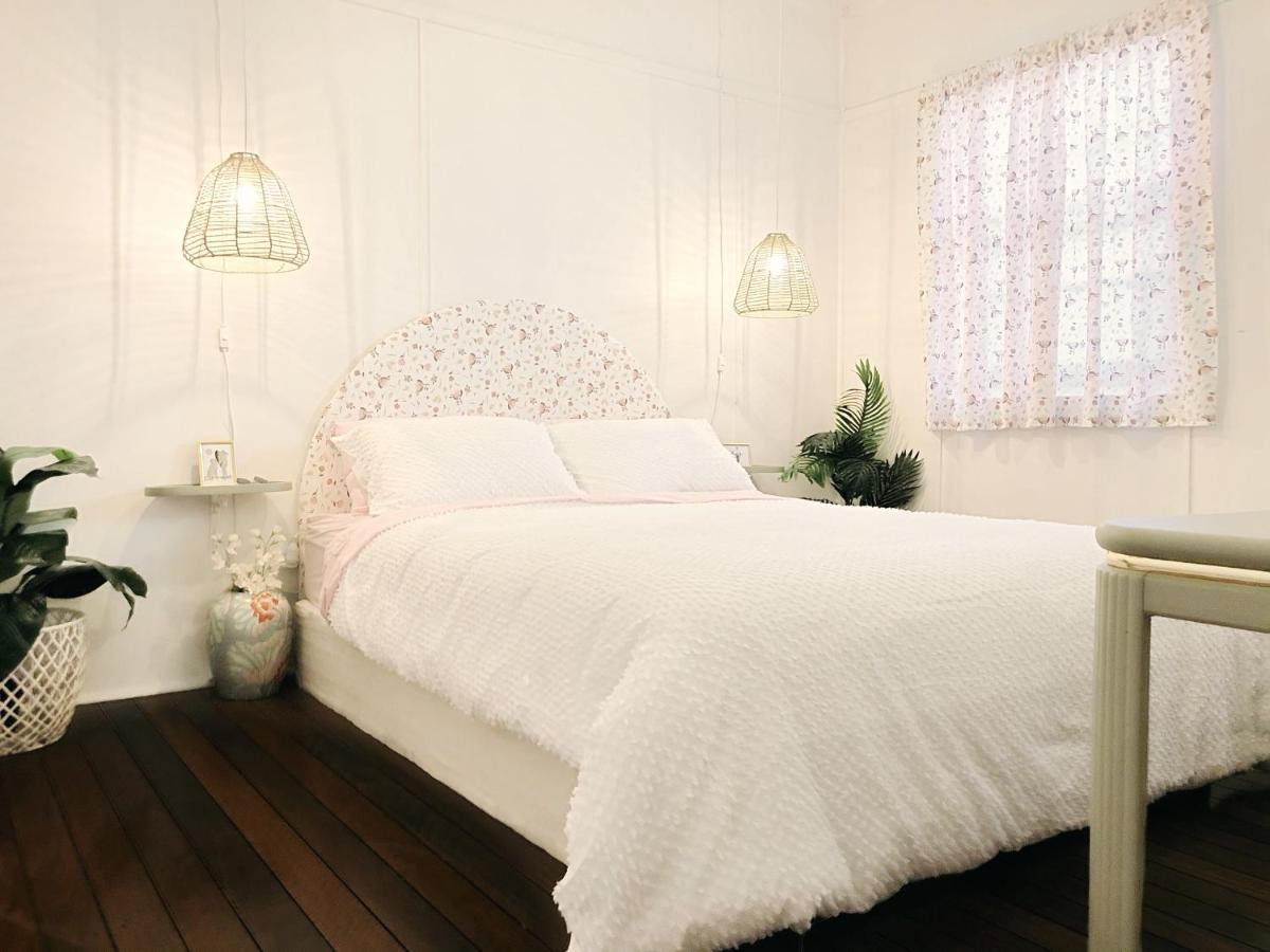 Boutique Vintage Styled Unit, Metres From Beach *