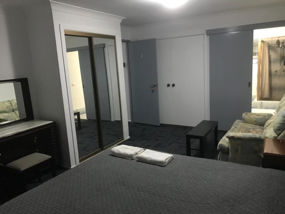Homestay Convenience House In Nerang With Private *