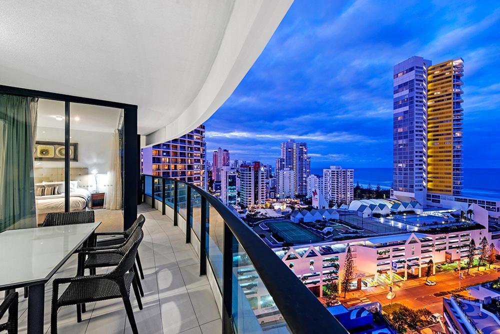 Oracle Broadbeach Aparthotel 5*