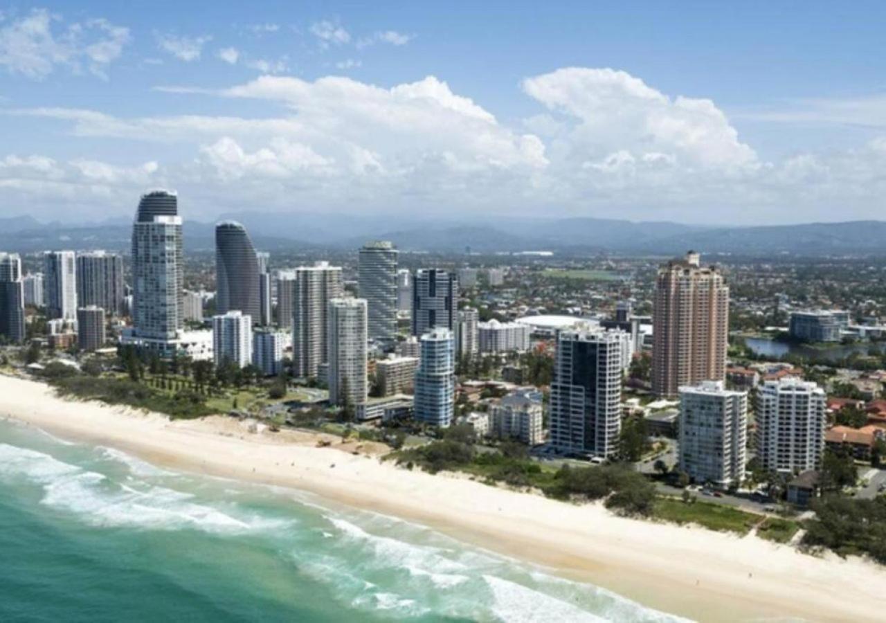 Location Location Location - Broadbeach :) Apartment