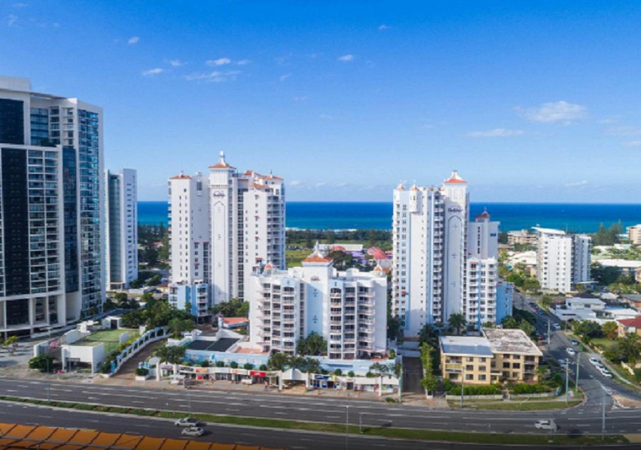Location Location Location - Broadbeach :) Apartment