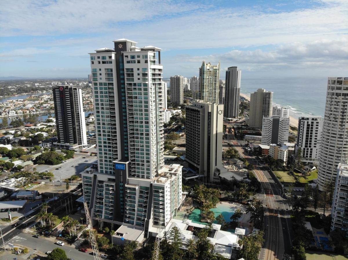 Crown Towers Apartment